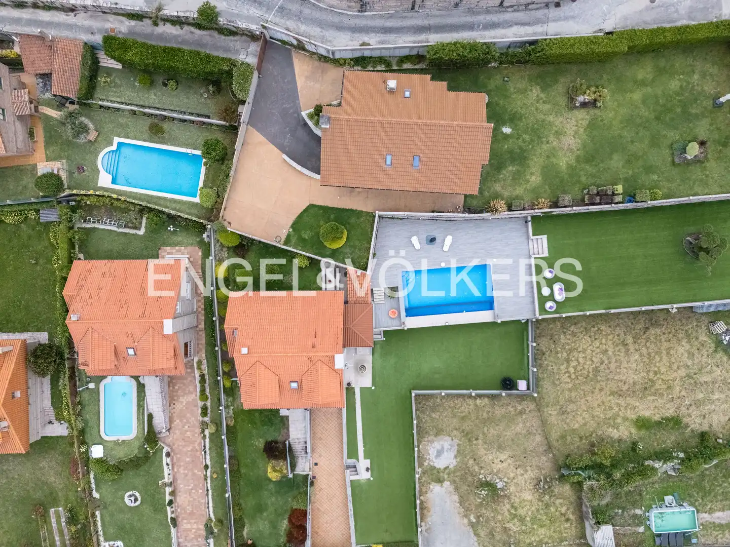 Vista exterior de Casa o xalet en venda en Oia amb Calefacció, Jardí privat i Parquet