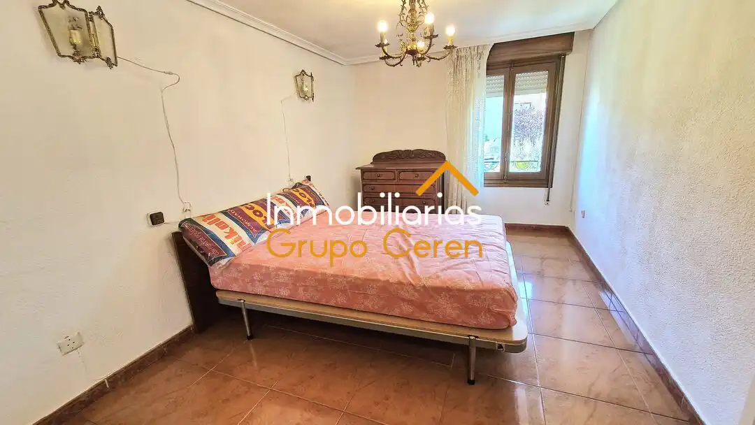 Vista exterior de Casa o chalet en venta en Santo Domingo de la Calzada con Calefacción, Jardín privado y Trastero