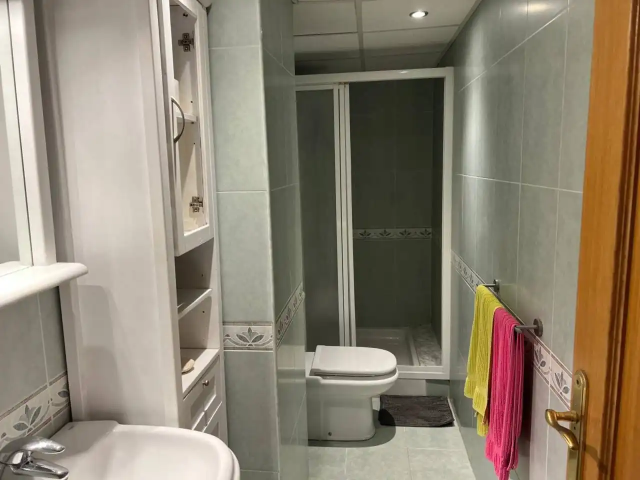 Baño de Piso de alquiler en Valencia con Aire acondicionado, Calefacción y Amueblado