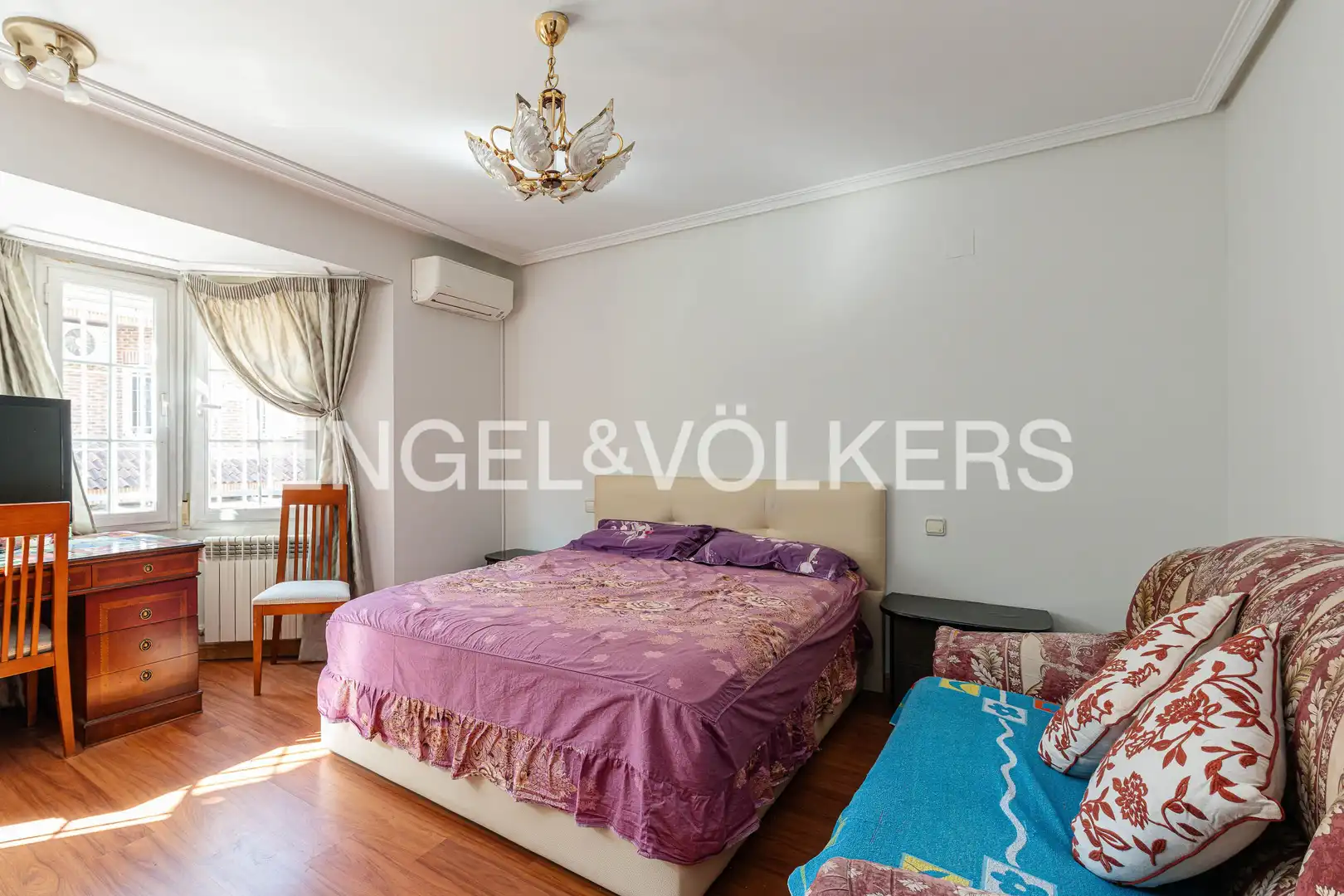 Habitación de Casa adosada en venta en Madrid con Aire acondicionado, Calefacción y Jardín privado