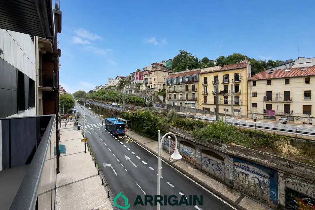 Vista exterior de Piso en venta en Donostia - San Sebastián  con Calefacción, Terraza y Trastero