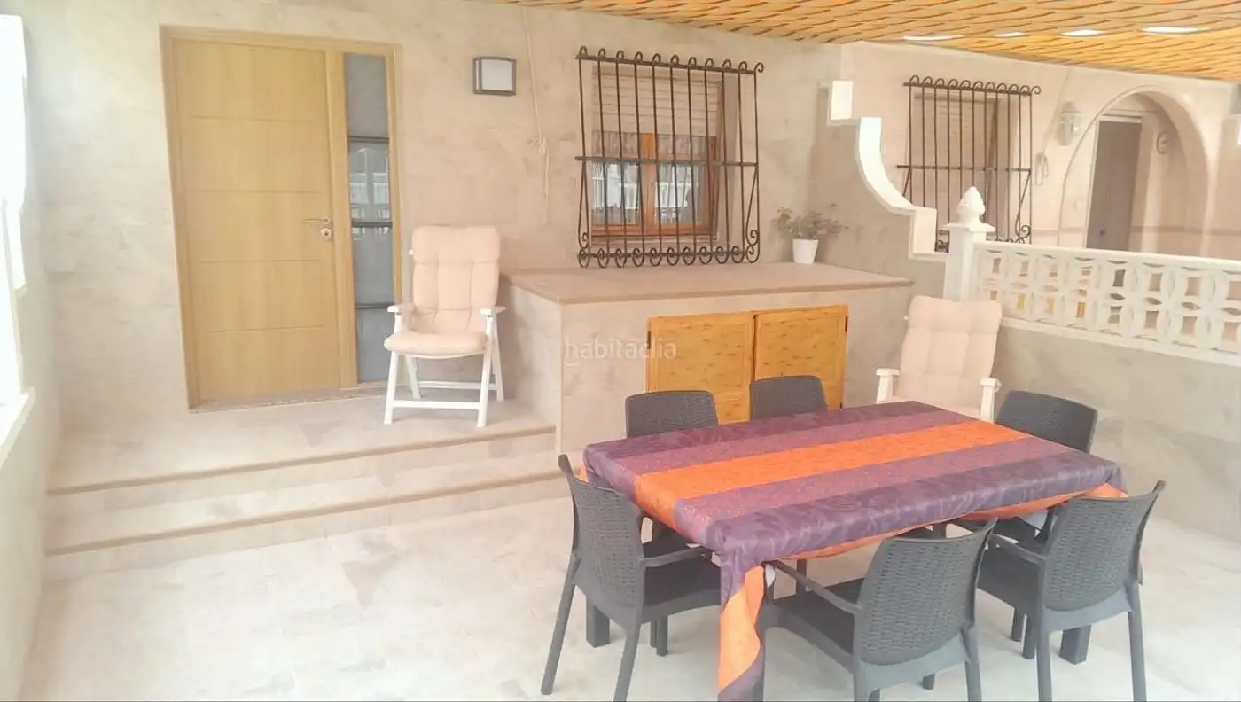 Duplex to rent in Calle Biar 18, imagen 2