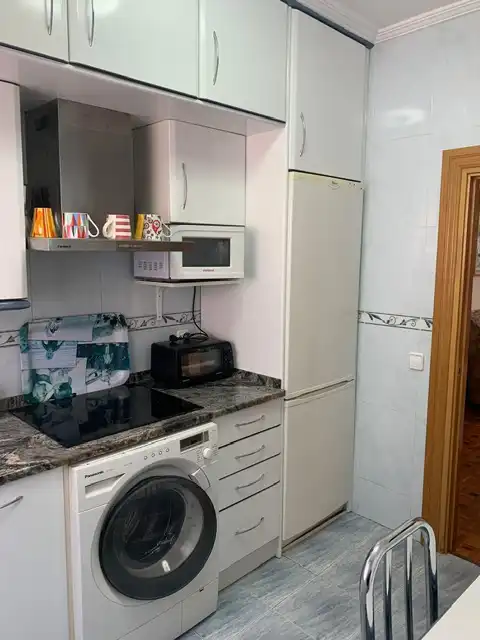 Cocina de Piso de alquiler en  Pamplona / Iruña con Calefacción, Parquet y Amueblado