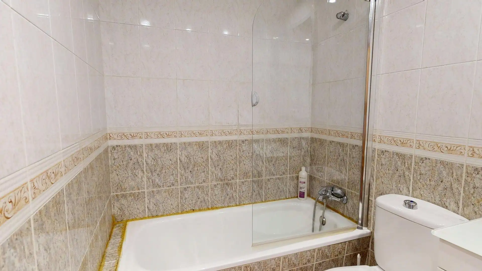 Baño de Casa adosada en venta en Zaragoza con Aire acondicionado, Calefacción y Terraza