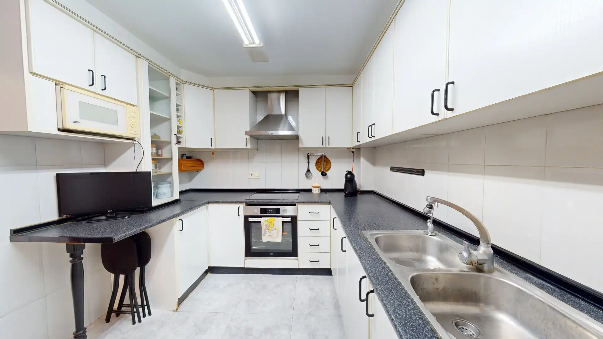 Cocina de Piso en venta en Elda con Aire acondicionado, Amueblado y Horno