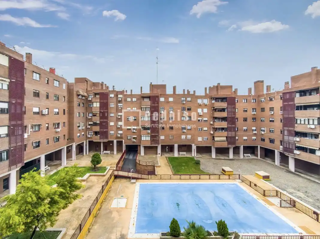 Exterior view of Flat for sale in Alcorcón  with Air Conditioner, Heating and Private garden