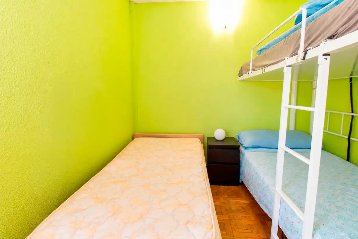 Habitación de Piso en venta en Madrid con Calefacción, Amueblado y Horno
