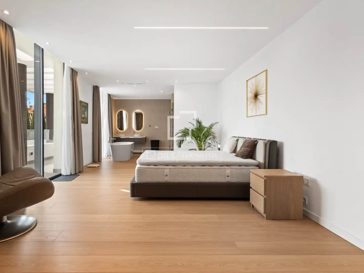 Bedroom of Houses for sale in Benahavís  with Air Conditioner, Heating and Private garden