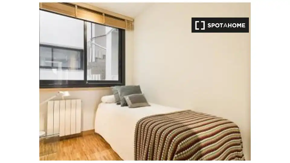 Flat with terrace to rent in Sarrià - Sant Gervasi