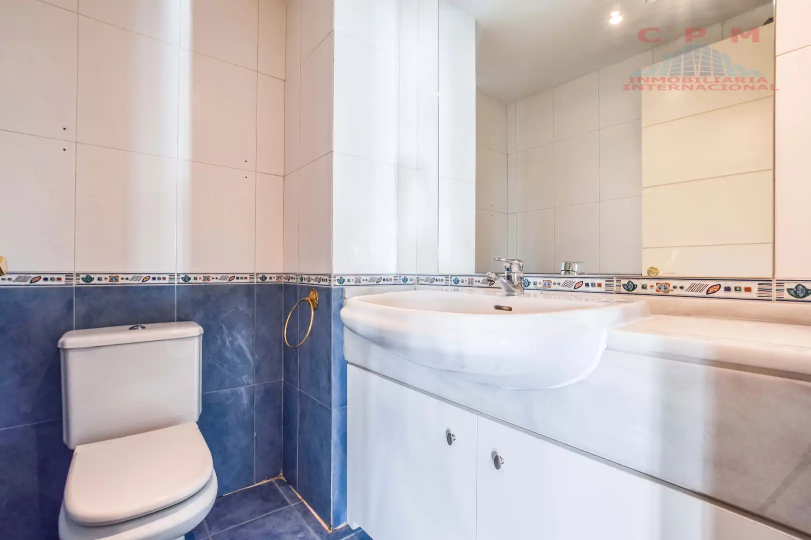 Bathroom of Flat for rent to own in Madrid  with Air Conditioner, Heating and Oven