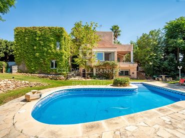Casa con piscina en venta en Urbanizacion Parque Monte Alcedo