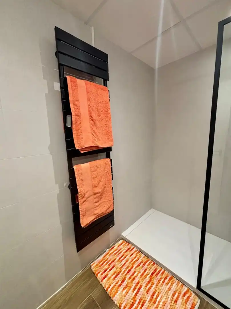 Bany de Casa o xalet en venda en Polop amb Aire condicionat, Jardí privat i Terrassa