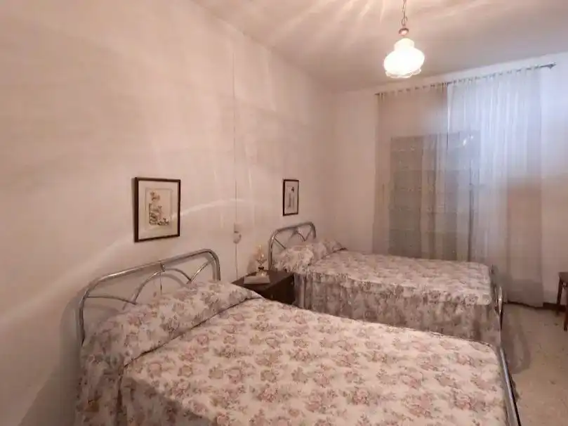 Dormitori de Casa adosada en venda en Santo Tomé amb Traster, Moblat i Balcó