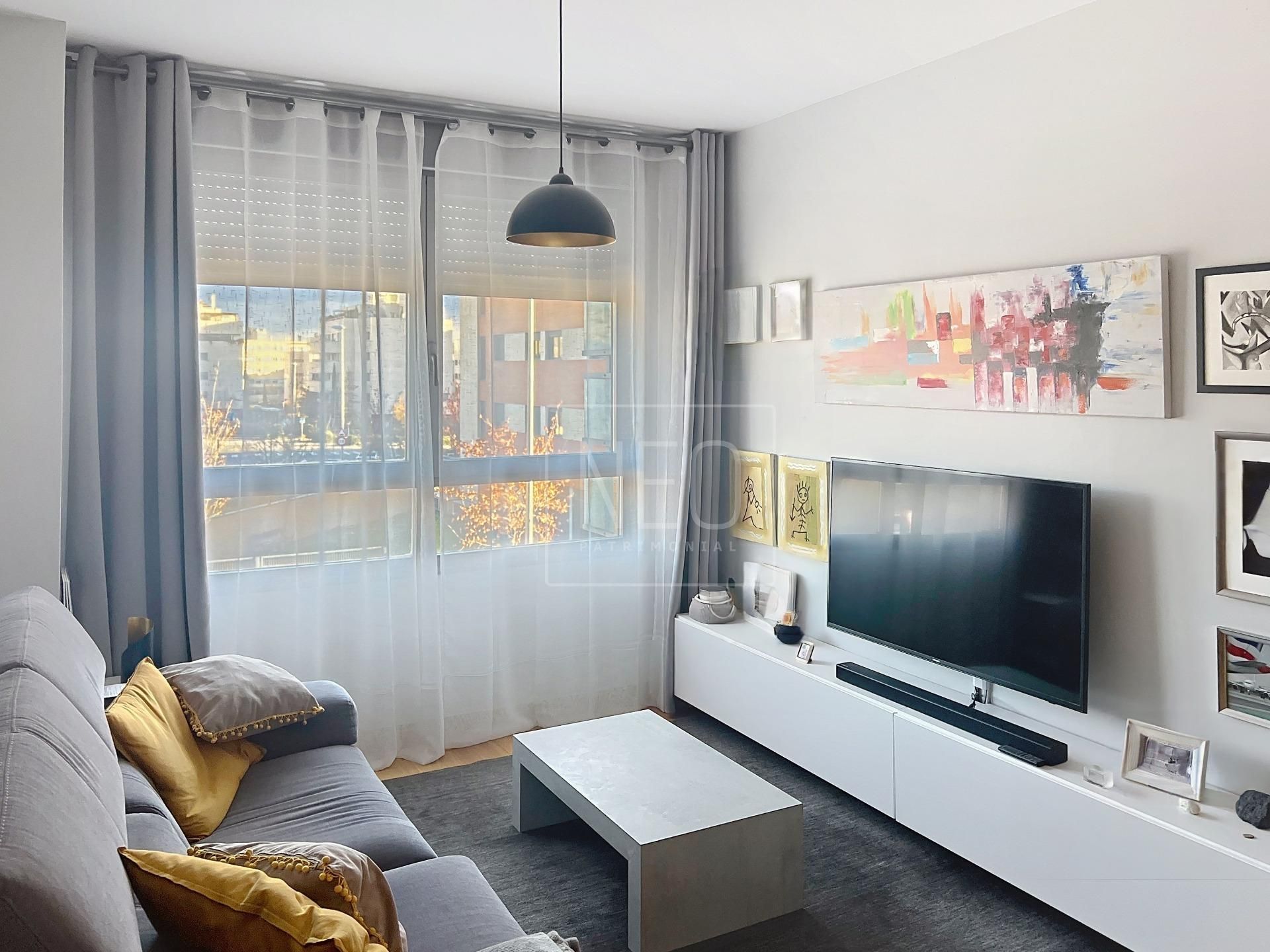 Living room of Flat for sale in  Madrid Capital  with Air Conditioner, Heating and Private garden