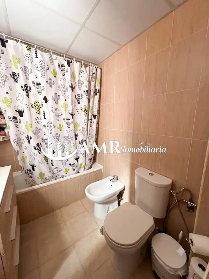 Baño de Piso en venta en Parla con Aire acondicionado, Calefacción y Trastero