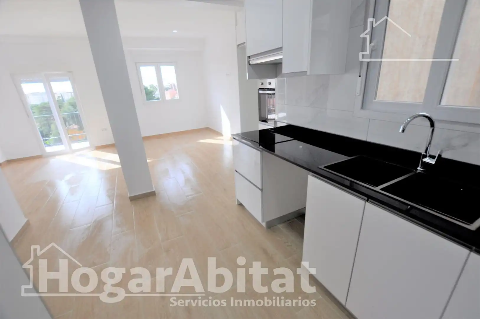 Kitchen of Flat for sale in Valencia  with Balcony
