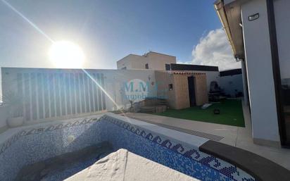 Vista exterior de Casa o xalet en venda en Cabo de Gata amb Aire condicionat, Calefacció i Jardí privat