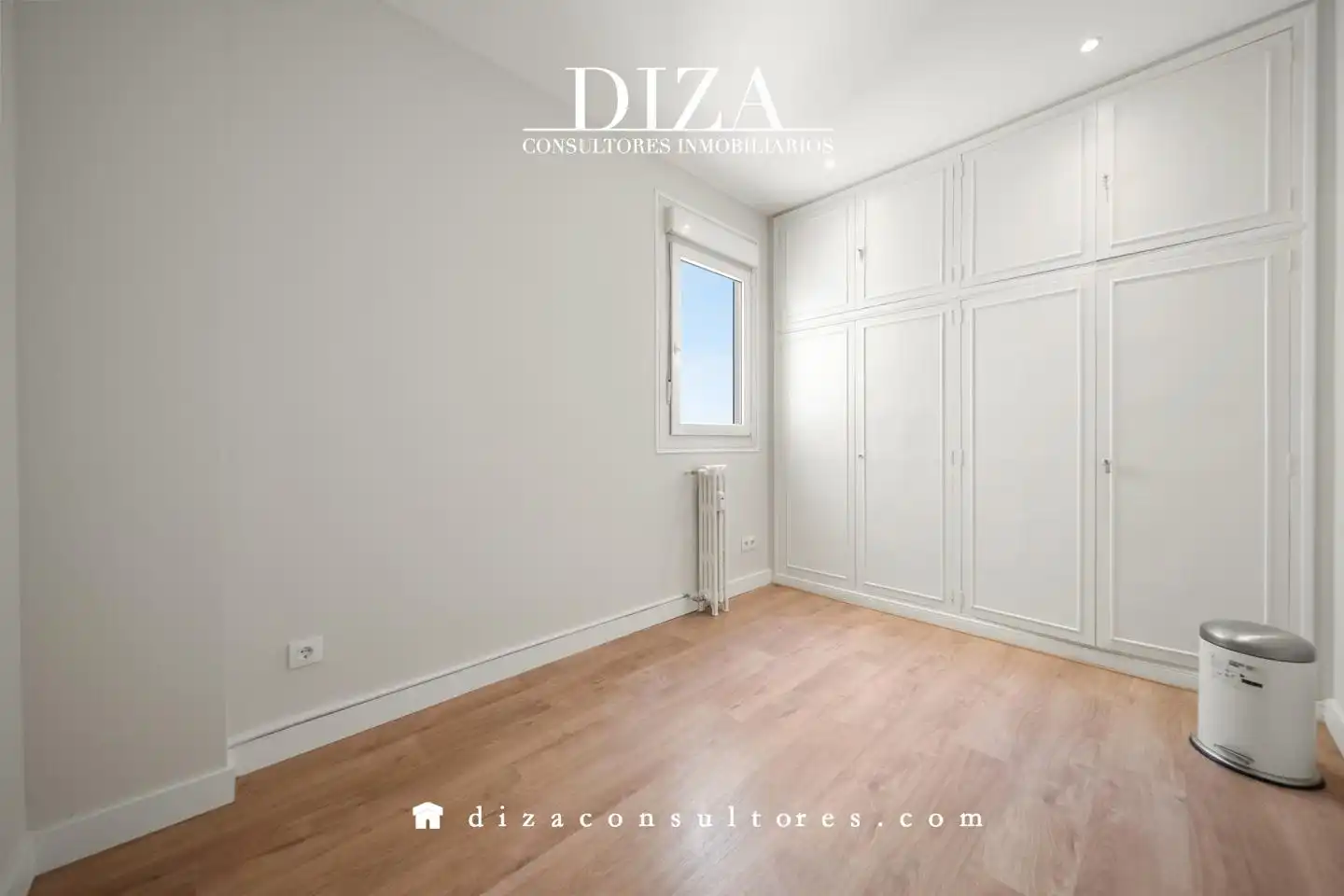 Bedroom of Flat for rent in Madrid  with Air Conditioner and Heating