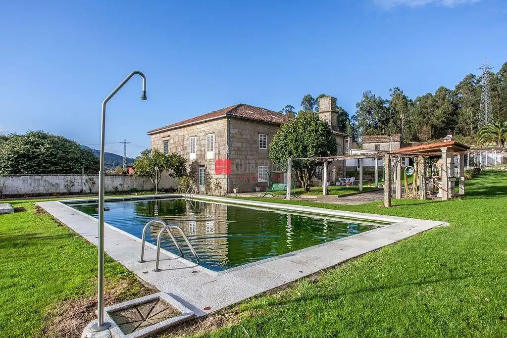 Piscina de Casa o xalet en venda en Padrón amb Jardí privat