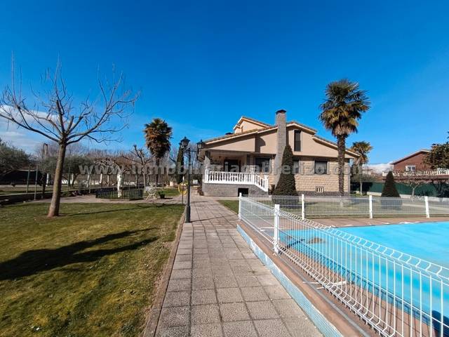 Casa-chalet en Venta en Camino Viejo de Logroño en Albelda de Iregua