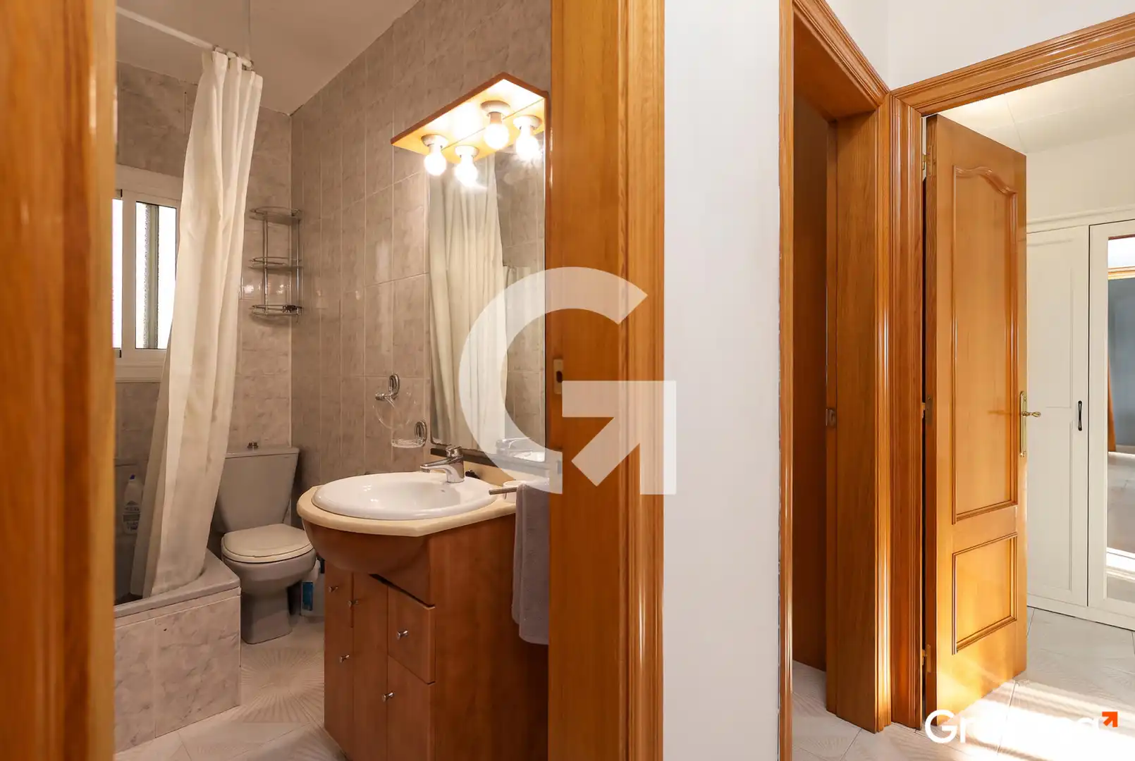 Baño de Piso en venta en Rubí con Horno