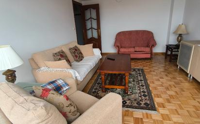 Sala d'estar de Pis de lloguer en A Coruña Capital  amb Calefacció, Parquet i Moblat