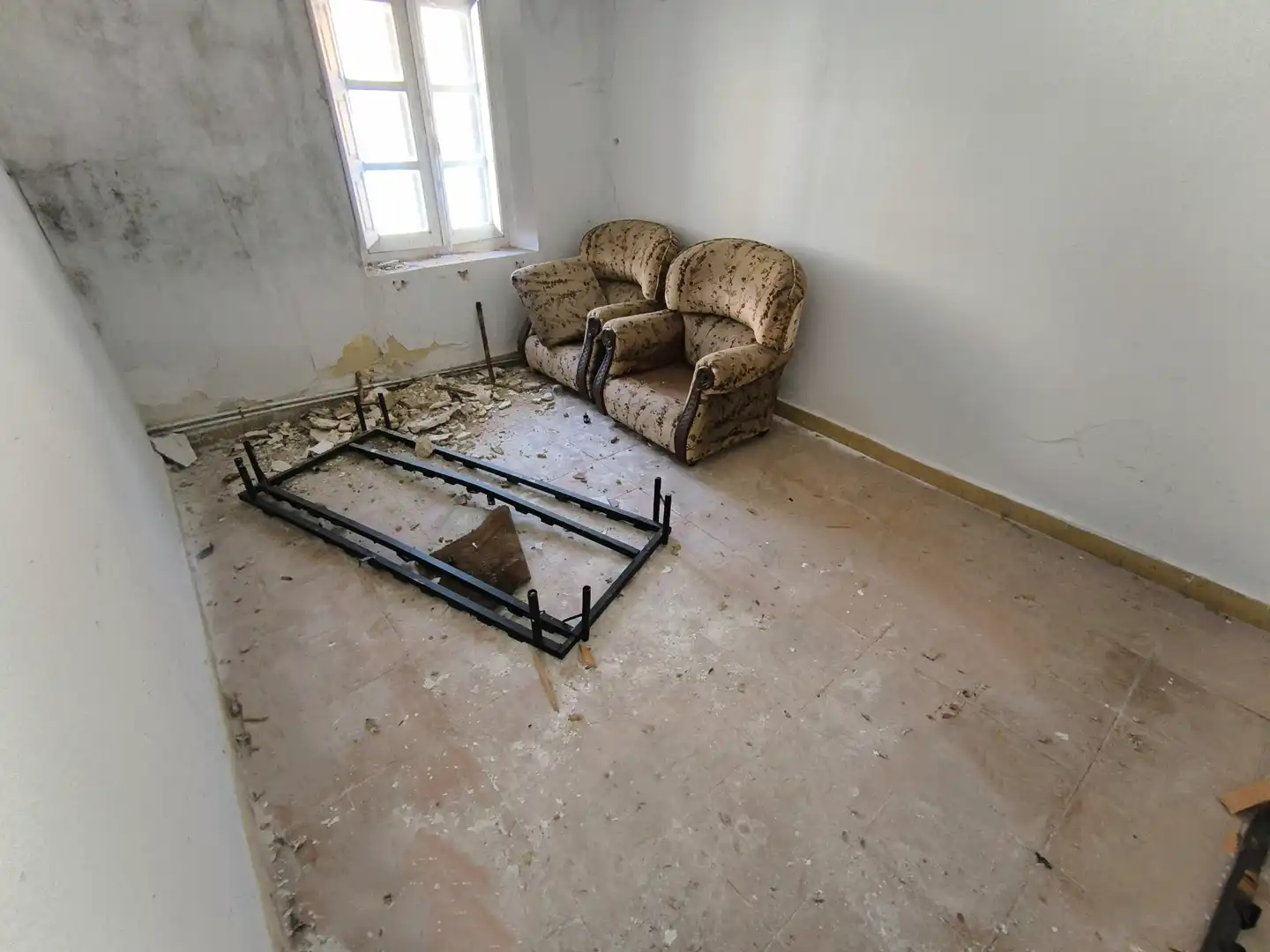 Sala d'estar de Casa o xalet en venda en Meneses de Campos amb Jardí privat i Traster