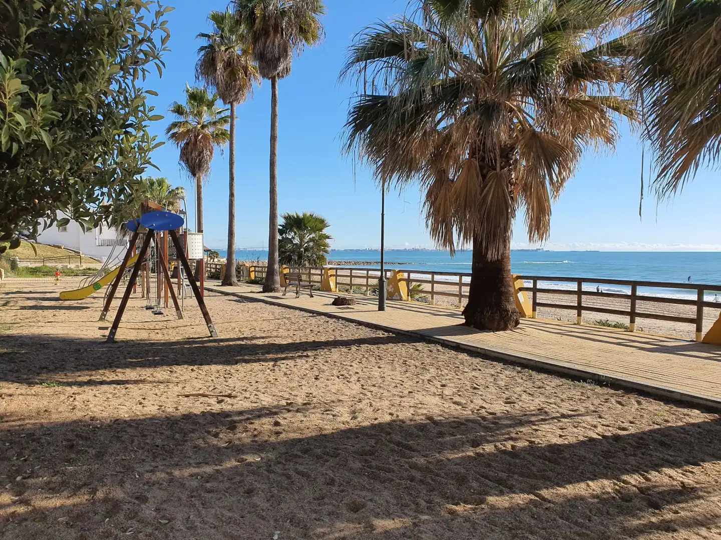 Vista exterior de Estudi en venda en El Puerto de Santa María amb Aire condicionat i Terrassa