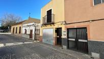 Exterior view of House or chalet for sale in Utrera