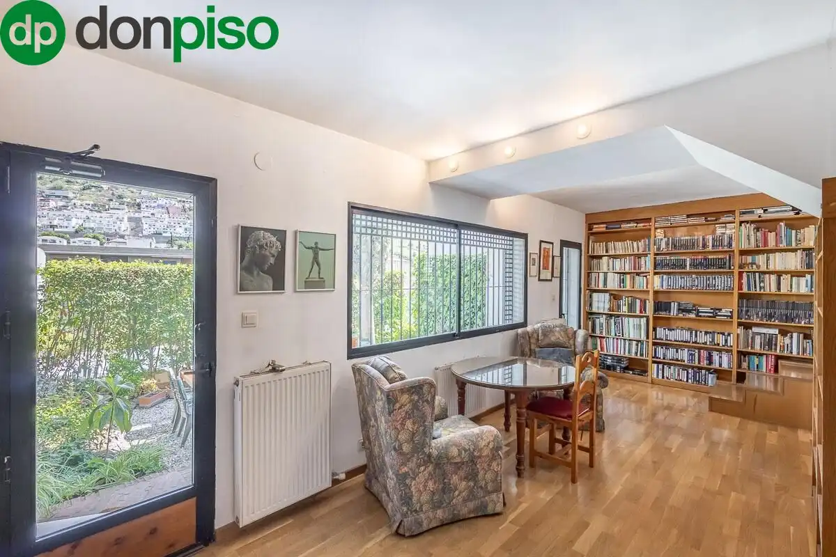 Sala d'estar de Casa o xalet en venda en Granada amb Aire condicionat, Calefacció i Terrassa