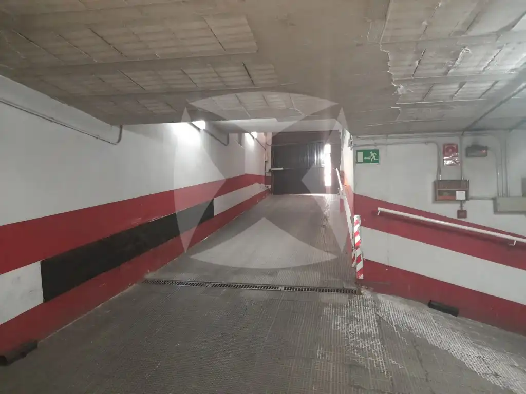 Garage for rent in Calle Del Museo, Pardaleras