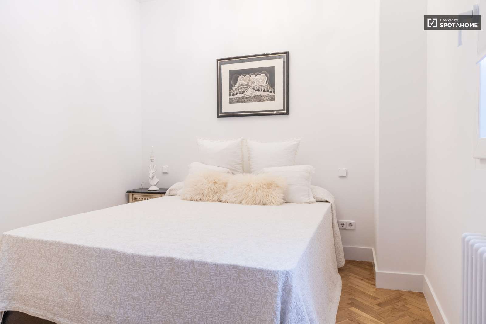 Bedroom of Apartment to share in  Madrid Capital  with Air Conditioner, Heating and Terrace
