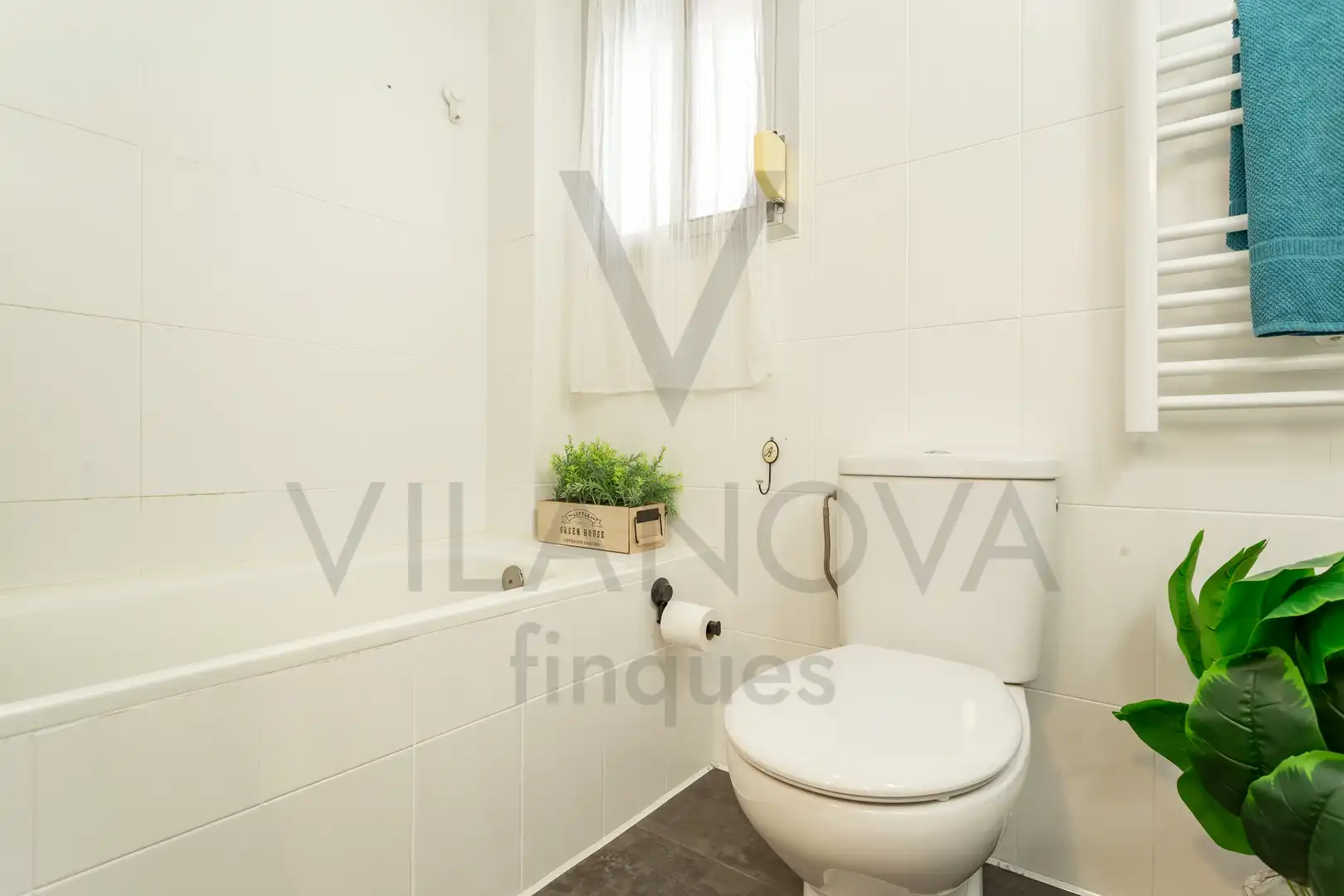 Badezimmer von Wohnung zum Verkauf in Reus mit Klimaanlage, Heizung und Terrasse