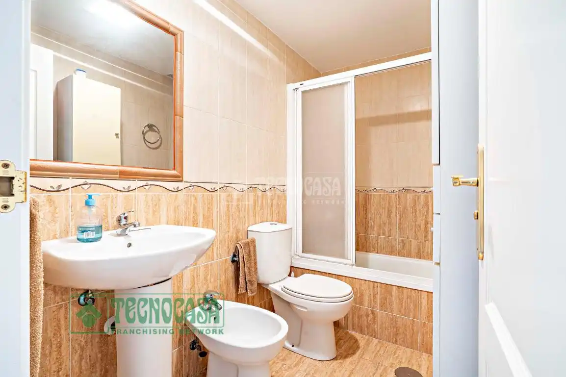 Bathroom of Flat for sale in Roquetas de Mar  with Air Conditioner and Heating