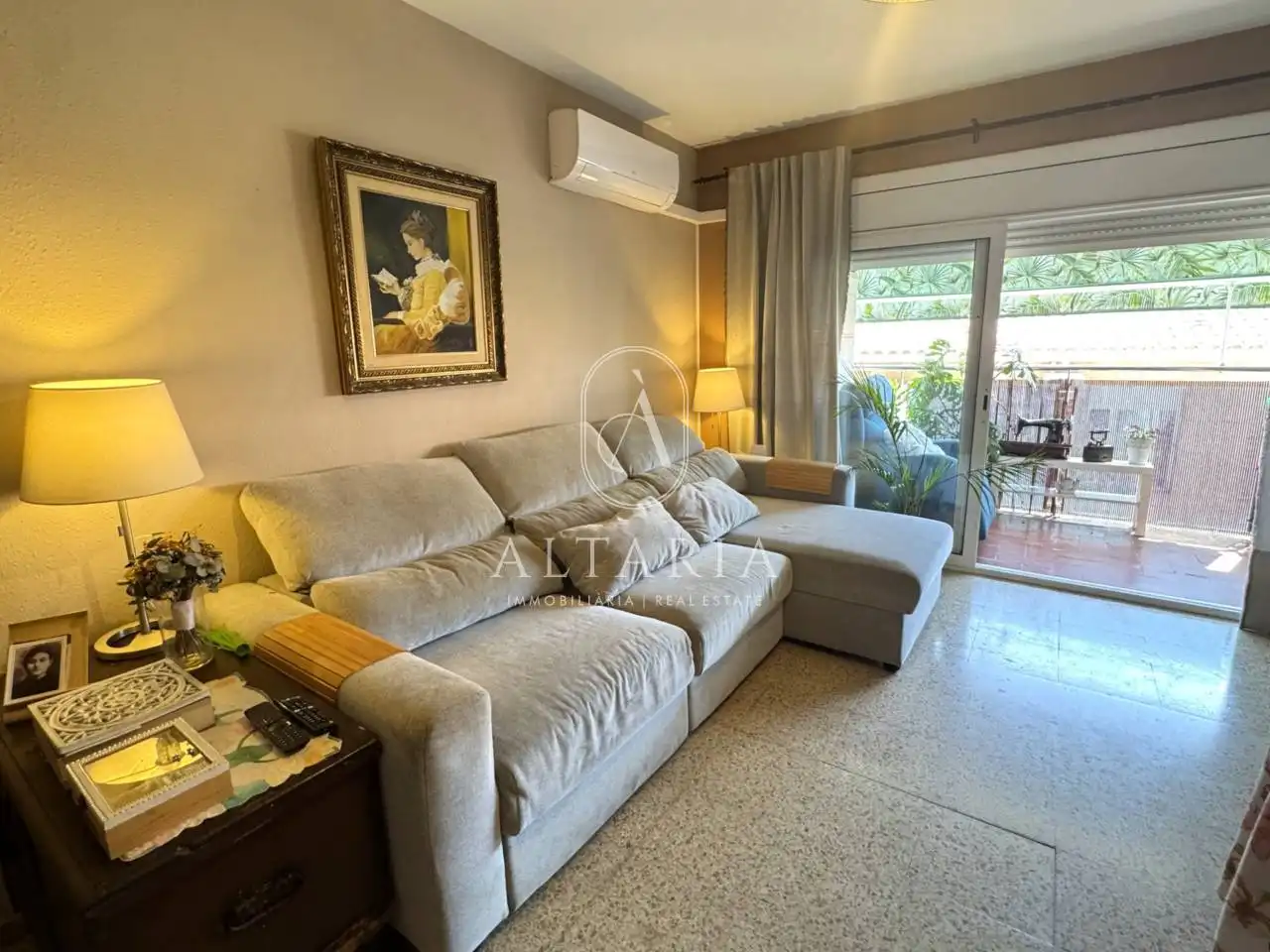 Sala de estar de Apartamento en venta en Pineda de Mar con Aire acondicionado, Balcón y Alarma