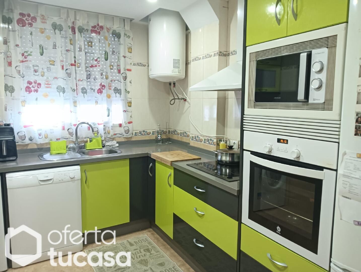 Kitchen of Flat to share in Algeciras