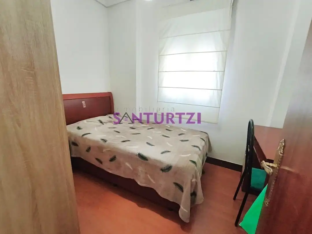 Bedroom of Flat for sale in Santurtzi   with Furnished