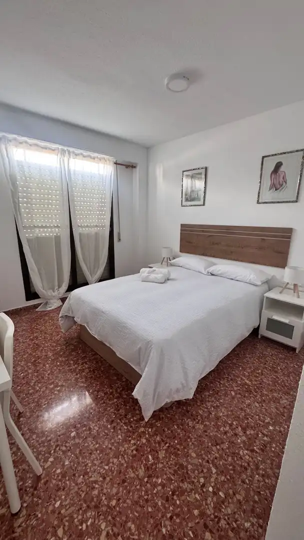 Habitación de Piso de alquiler en Valencia con Aire acondicionado, Calefacción y Amueblado