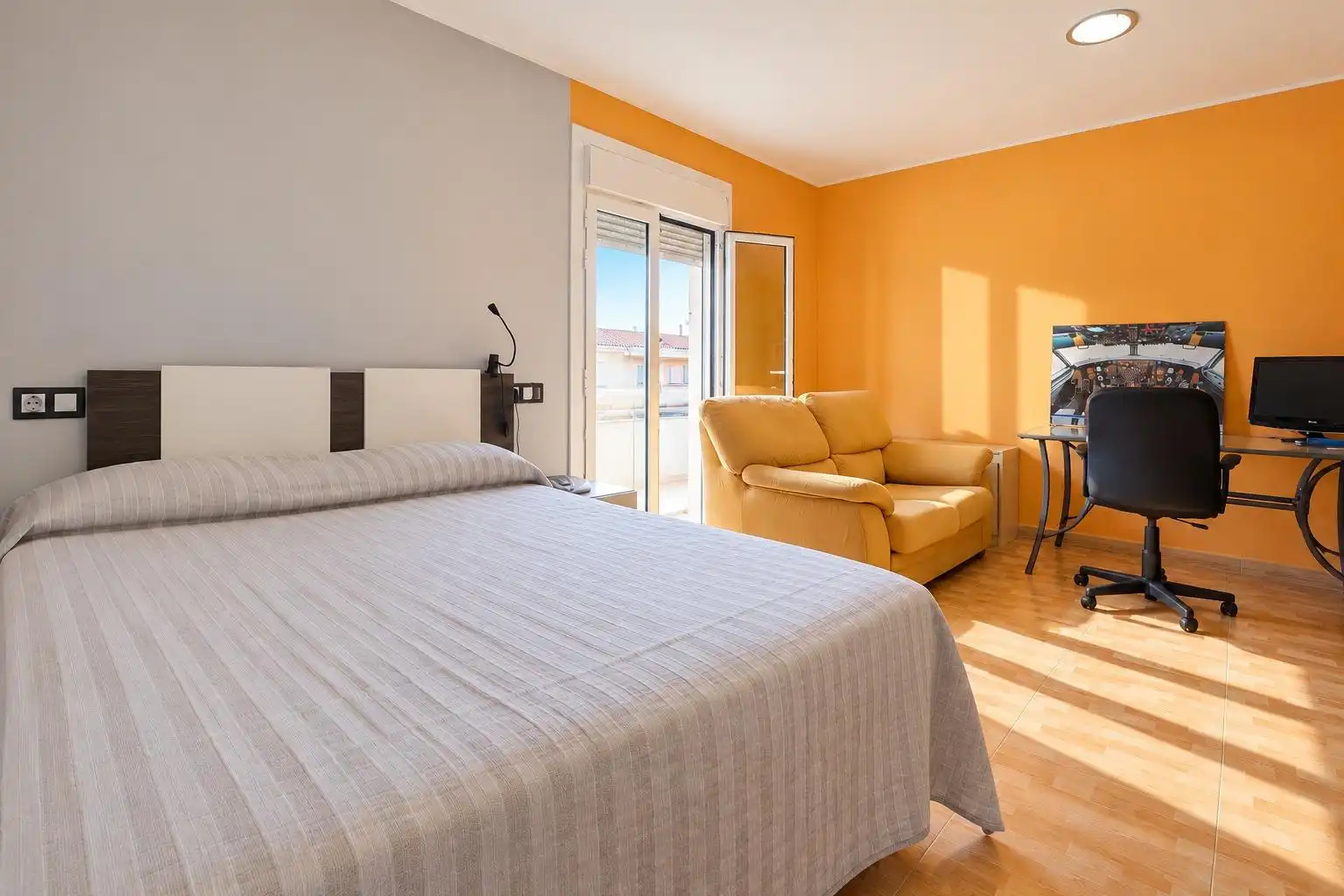 Habitación de Casa adosada en venta en Centre