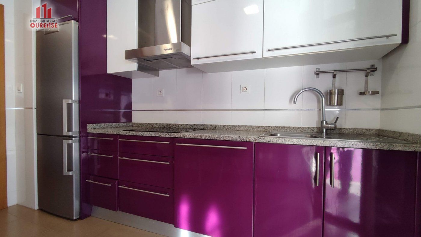 Kitchen of Flat for sale in Ourense Capital   with Heating, Storage room and Balcony