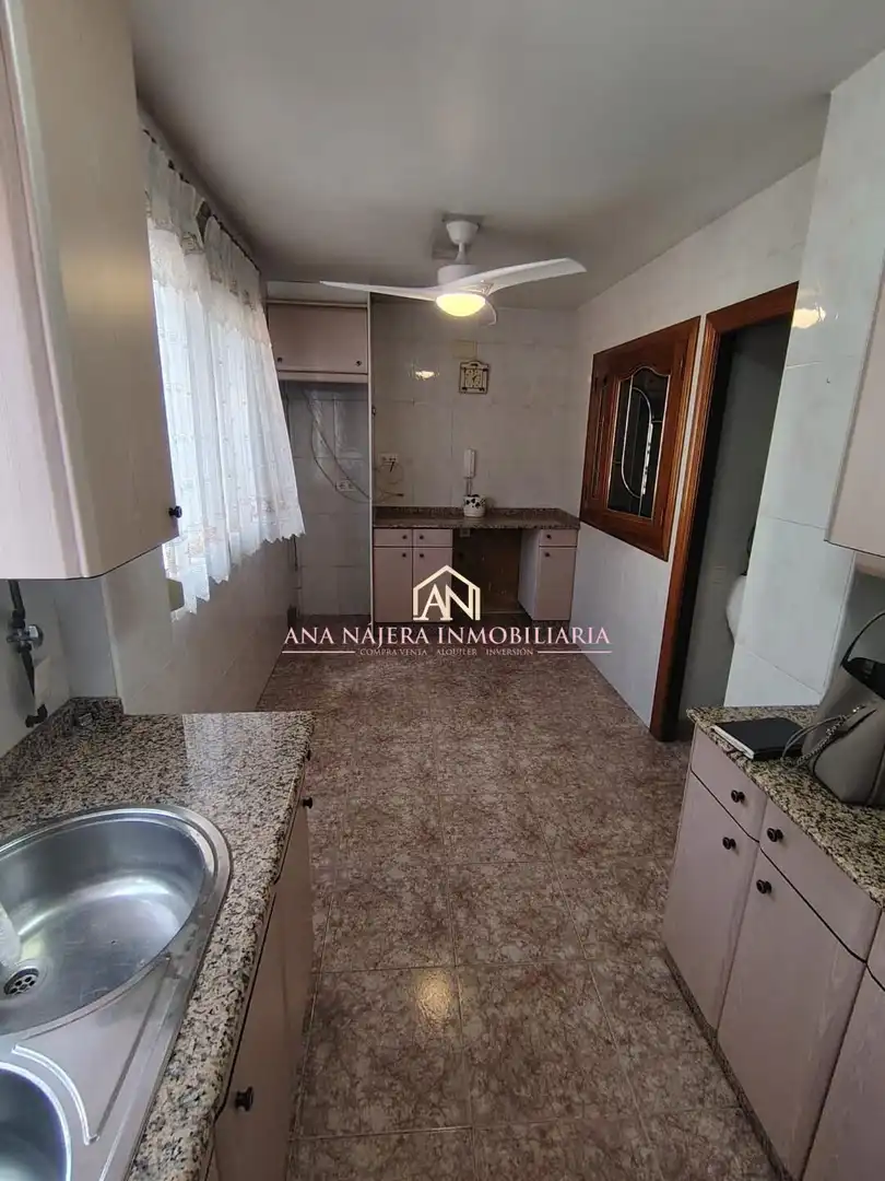 Kitchen of Flat for sale in Mislata  with Air Conditioner