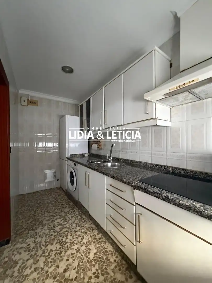 Cocina de Piso en venta en Alcalá de Guadaira