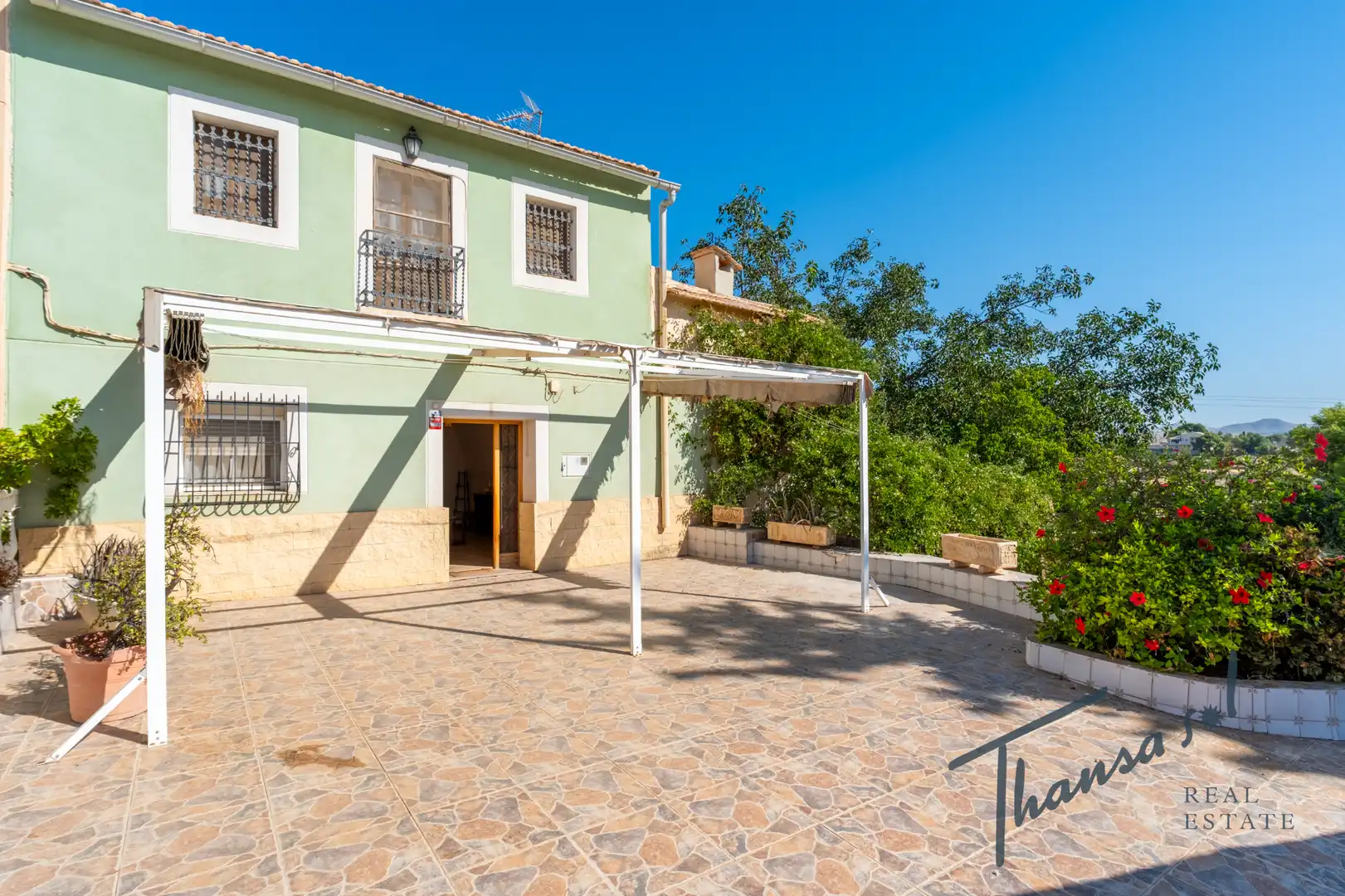 Vista exterior de Casa adosada en venda en Alicante / Alacant amb Aire condicionat, Jardí privat i Terrassa