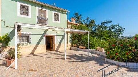 Vivienda con un potencial increíble y mucho carácter. Una propiedad única, con más de 100 años de historia.