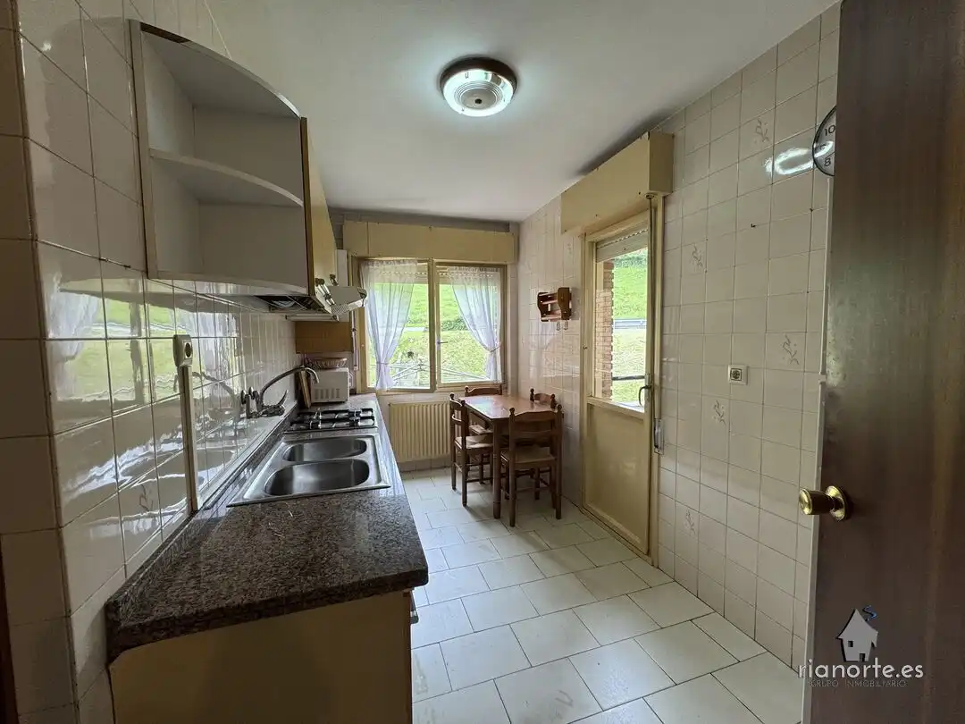 Cocina de Piso en venta en Ribadesella con Calefacción