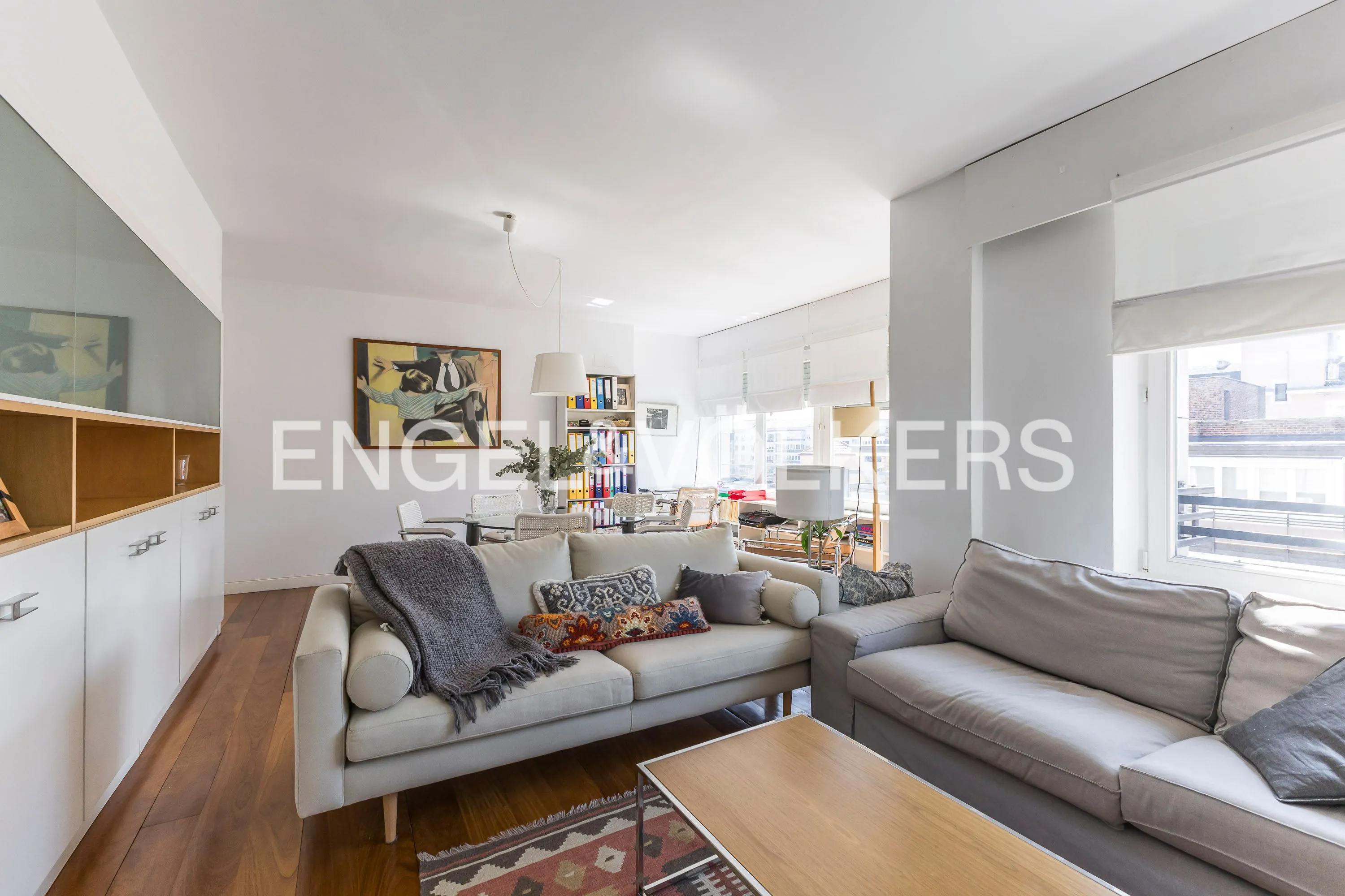 Sala d'estar de Pis en venda en  Madrid Capital amb Calefacció