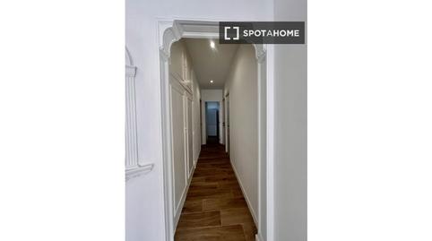 Foto 4 de Pis per a compartir a Llefià, Barcelona