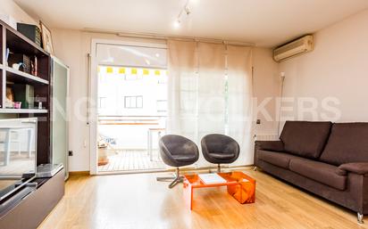 Living room of House or chalet for sale in Vilanova i la Geltrú  with Air Conditioner, Terrace and Balcony