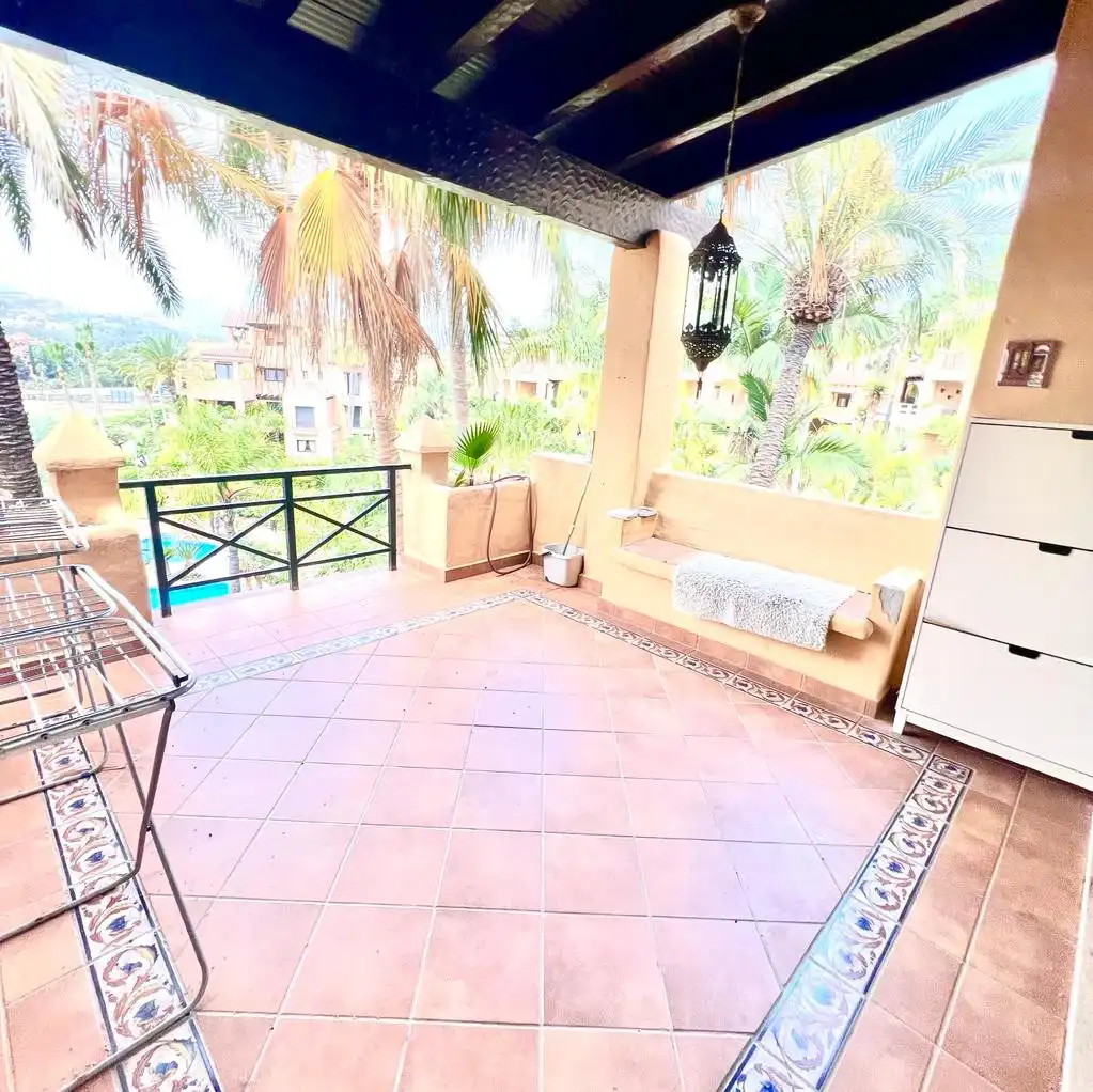 Terrasse von Dachboden zur Miete in Estepona mit Klimaanlage, Terrasse und Schwimmbad