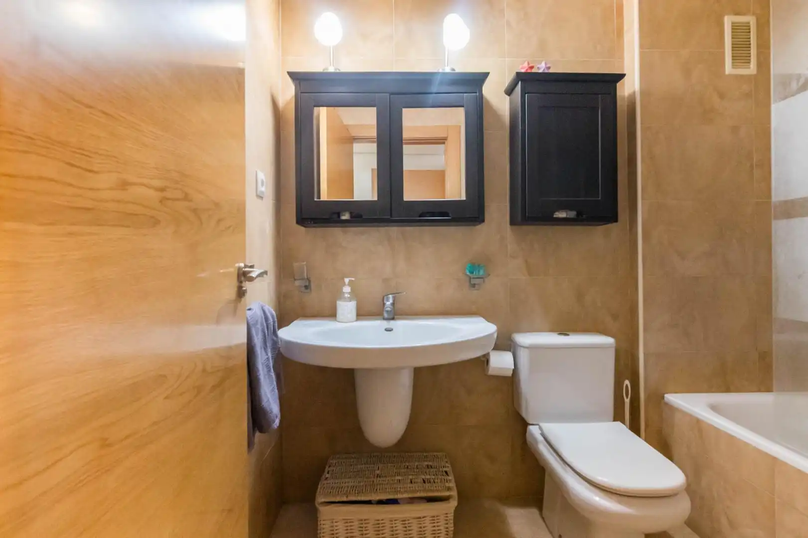 Baño de Apartamento en venta en Murcia con Aire acondicionado, Terraza y Trastero